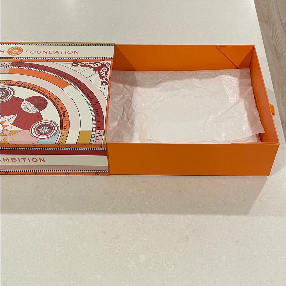 Tory Burch Colorful Patterned Box - Picture 5 of 5